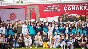 ÇANAKKALE MOBİL MÜZESİ ÜSKÜP'TE ZİYARETÇİLERİYLE BULUŞTU