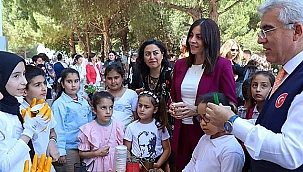 KARACAÖREN İLKOKULUNDA ÇEVRE ŞENLİĞİ DÜZENLENDİ