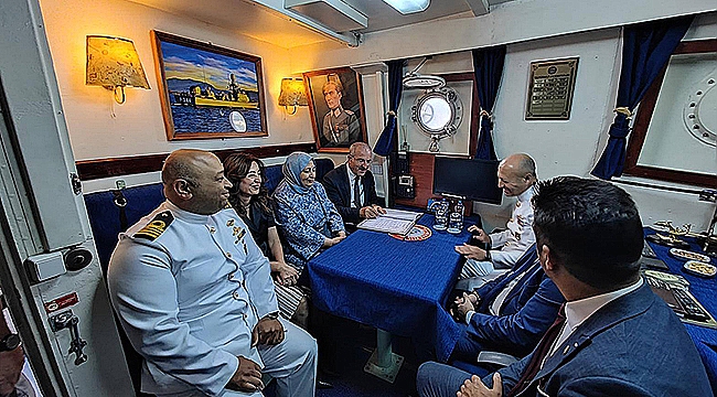 VALİ TORAMAN TCG RÜZGAR GEMİSİNİ ZİYARET ETTİ