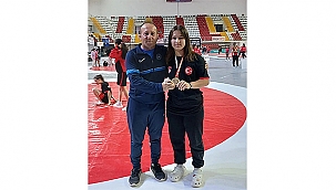 ÇANAKKALELİ ECEM ÖZDEN, TÜRKİYE ŞAMPİYONU OLDU!