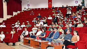 ÇOMÜ'DE ÇALIŞMA HAYATINDA YAPAY ZEKÂ EĞİTİMİ DÜZENLENDİ