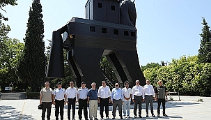 TROYA MÜZESİ VE ÖREN YERİNE ANLAMLI ZİYARET