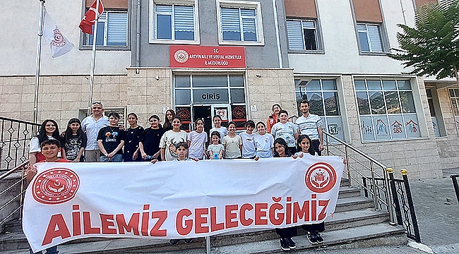  ÖĞRENCİLERDEN SOSYAL HİZMET MERKEZLERİNE ZİYARET