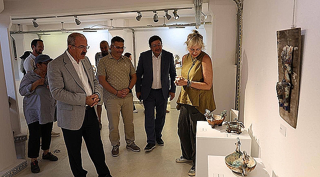 VALİ TORAMAN'DAN "GÖKSEL YOLCULAR" SERGİSİNE ZİYARET