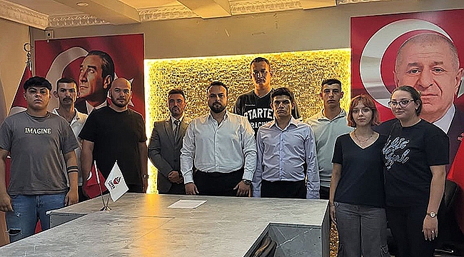 ZAFER PARTİSİ ÇANAKKALE GENÇLİK KOLLARINDAN TOPLU İSTİFA