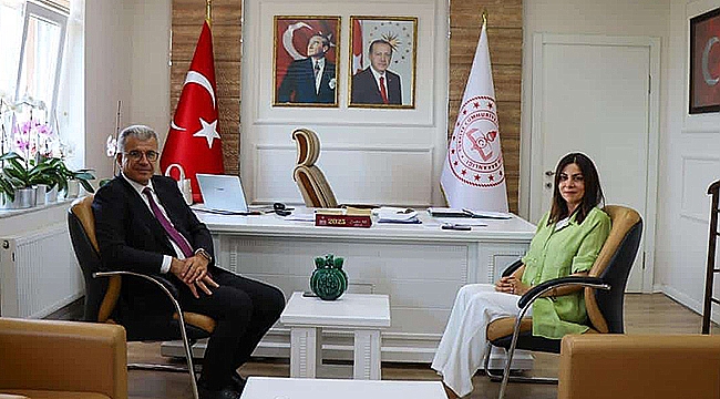 BAŞKAN AHMET ELBİ'DEN MİLLÎ EĞİTİM MÜDÜRÜ MİNE HAYTA'YA ZİYARET