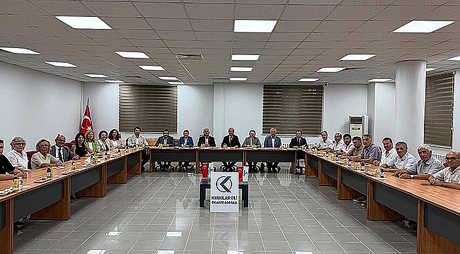 CHP'Lİ MİLLETVEKİLLERİNDEN KIRKLARELİ TİCARET BORSASI ZİYARETİ