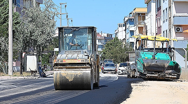 YOL VE KALDIRIM DÜZENLEME ÇALIŞMALARI SÜRÜYOR