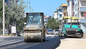 YOL VE KALDIRIM DÜZENLEME ÇALIŞMALARI SÜRÜYOR