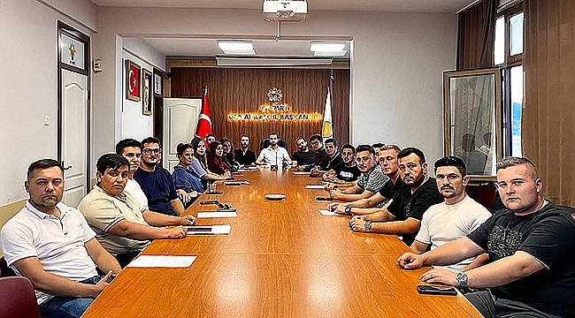 AK GENÇ ÇANAKKALE'DE HAFTALIK YÖNETİM KURULU TOPLANTISI GERÇEKLEŞTİRİLDİ