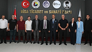 BİGA İLÇE MİLLİ EĞİTİM MÜDÜRÜ ERKAN BİLEN'E PLAKET TAKDİMİ