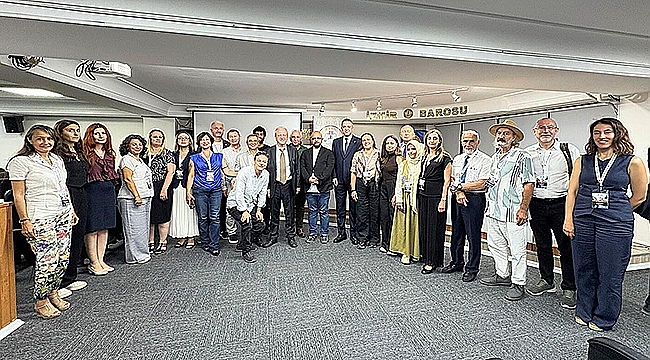  ÇANAKKALE BAROSU YÖNETİM KURULU ÜYELERİ ÇEVRE VE EKOLOJİ ÖDÜL TÖRENİNE KATILDI