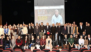  ÇOMÜ'DE "DİJİTAL MEDYADA YENİLİKÇİ YÖNTEMLER" ÇALIŞTAYI GERÇEKLEŞTİ