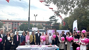 ÇOMÜ SAĞLIK HİZMETLERİ MYO'DAN MEME KANSERİ FARKINDALIK ETKİNLİĞİ