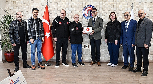  İHAKUT HEYETİNDEN ÇOMÜ'YE ZİYARET