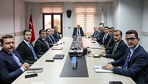 VALİ TORAMAN BAŞKANLIĞINDA DEĞERLENDİRME TOPLANTISI YAPILDI