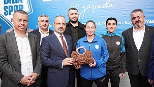 BÜLENT TURAN, BİGASPOR KULÜBÜNÜ ZİYARET ETTİ