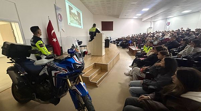 EZİNE'DE MOTOSİKLET SÜRÜCÜLERİNE EĞİTİM
