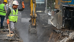  HALİL AYDEMİR SOKAK'TA ALTYAPI YENİLEME ÇALIŞMALARI YÜRÜTÜLÜYOR