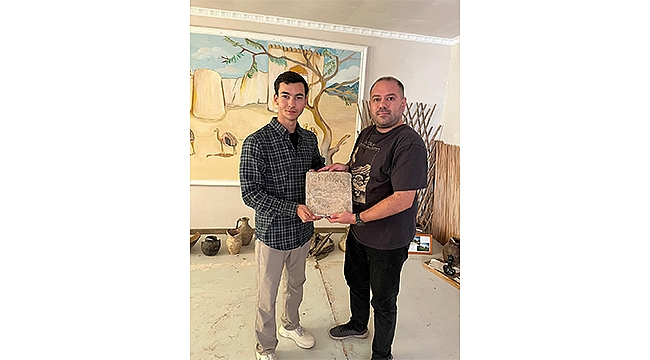 ÇOMÜ'LÜ AKADEMİSYENDEN KAZAKİSTAN'DA ÖNEMLİ YAZIT KEŞFİ