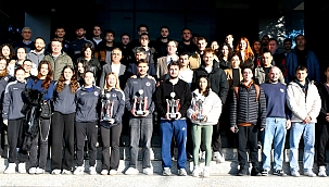 ÇOMÜ'NÜN BAŞARILI SPORCULARI REKTÖR YARDIMCISI İLE BİR ARAYA GELDİ