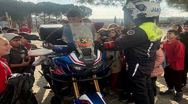 GEYİKLİ'DE ÖĞRENCİLERE TRAFİK BİLİNCİ EĞİTİMİ