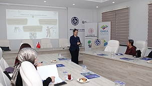 KADIN GİRİŞİMCİLERE DİJİTAL TİCARET EĞİTİMİ