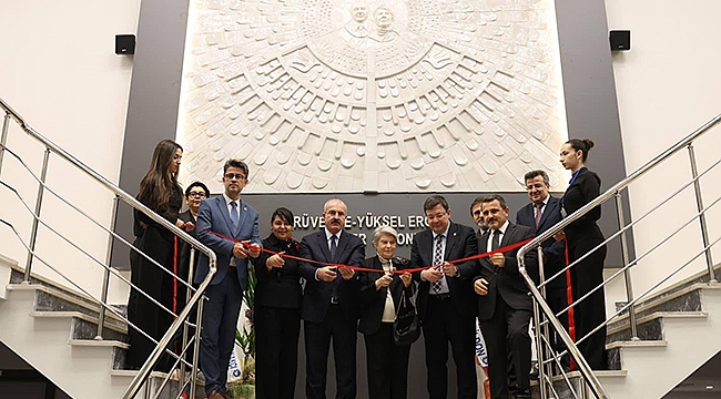 ÇOMÜ'DE MÜZİK VE SAHNE SANATLARI FAKÜLTESİ HİZMETE GİRDİ