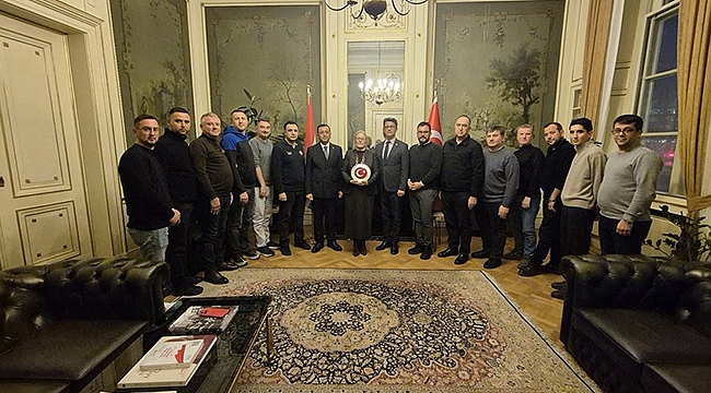 ÇOMÜ'DEN KESME ÇİÇEKLER SEKTÖRÜ İÇİN HOLLANDA TEMASLARI