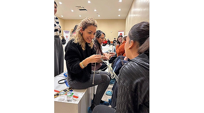 ÇOMÜ'DEN "SEVGİNİN YUMAKLARI" PROJESİ