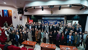 AK PARTİ ÇANAKKALE'DE MAHALLE BAŞKANLARI TOPLANTISI GERÇEKLEŞTİRİLDİ