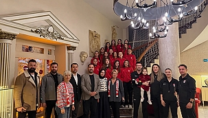 ÇANAKKALESPOR'DAN ŞAMPİYON VOLEYBOLCULARA İFTAR BULUŞMASI