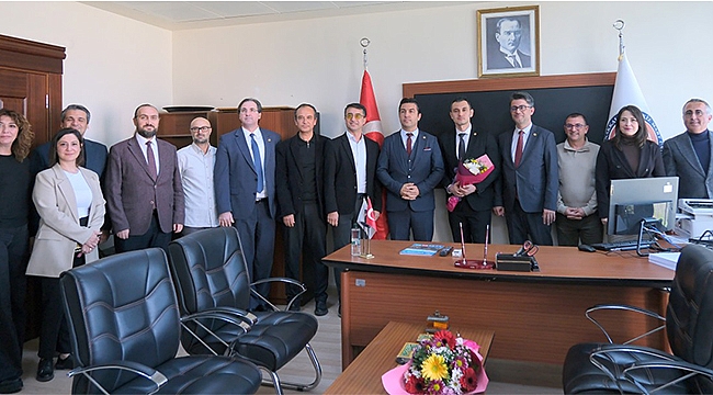 ÇOMÜ FEN FAKÜLTESİ'NDE DEKANLIK MAKAM DEVİR TESLİM TÖRENİ GERÇEKLEŞTİRİLDİ