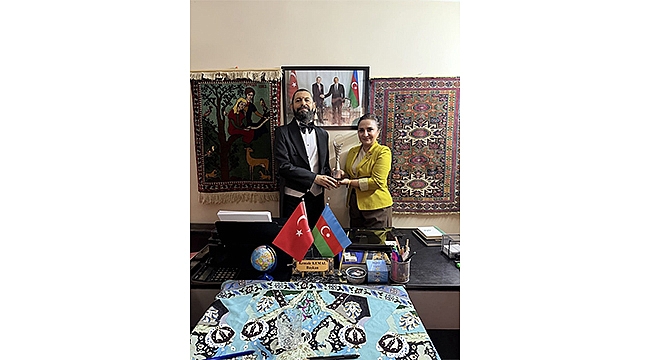 DÜNYACA ÜNLÜ YAZAR AKİF MANAF'A ANLAMLI ÖDÜL: "BARIŞ SANATI ÖDÜLÜ"