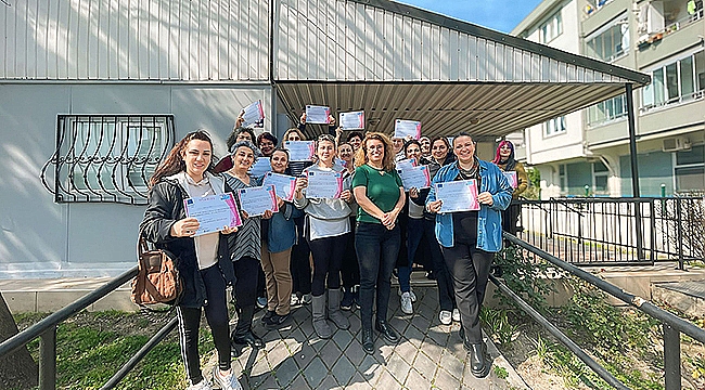  ELDER KADIN DANIŞMA MERKEZİ GÖNÜLLÜLERİ MEZUN OLDU