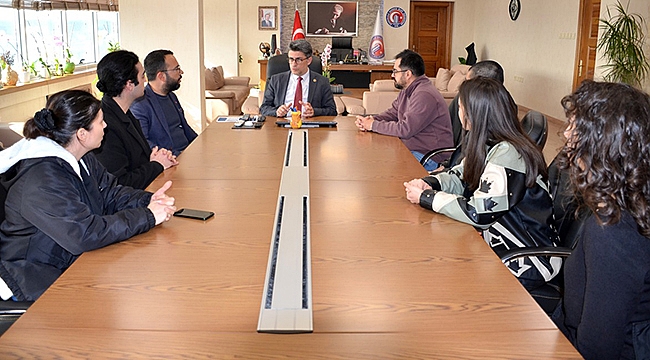 REKTÖR ERENOĞLU İRANLI ÖĞRENCİLERLE BİR ARAYA GELDİ