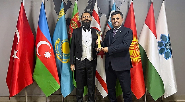 DÜNYACA ÜNLÜ YAZAR AKİF MANAF'A KÜRESEL BİLİNÇ VE BARIŞ ÖDÜLÜ VERİLDİ