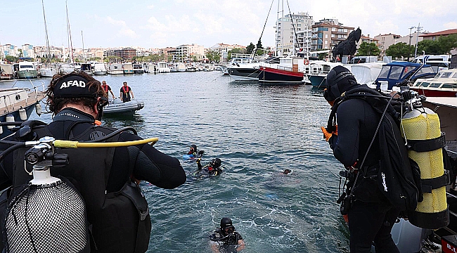 ÇANAKKALE'DE DENİZ DİBİ TEMİZLİĞİYLE ÇEVRE FARKINDALIĞI OLUŞTURULDU