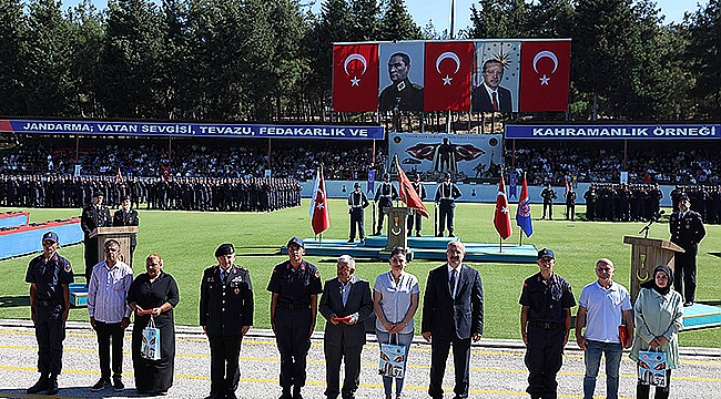 MEHMETÇİKLERDEN ANT İÇME TÖRENİ