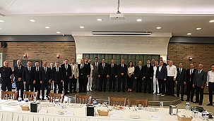VALİ TORAMAN'DAN VEDA YEMEĞİ