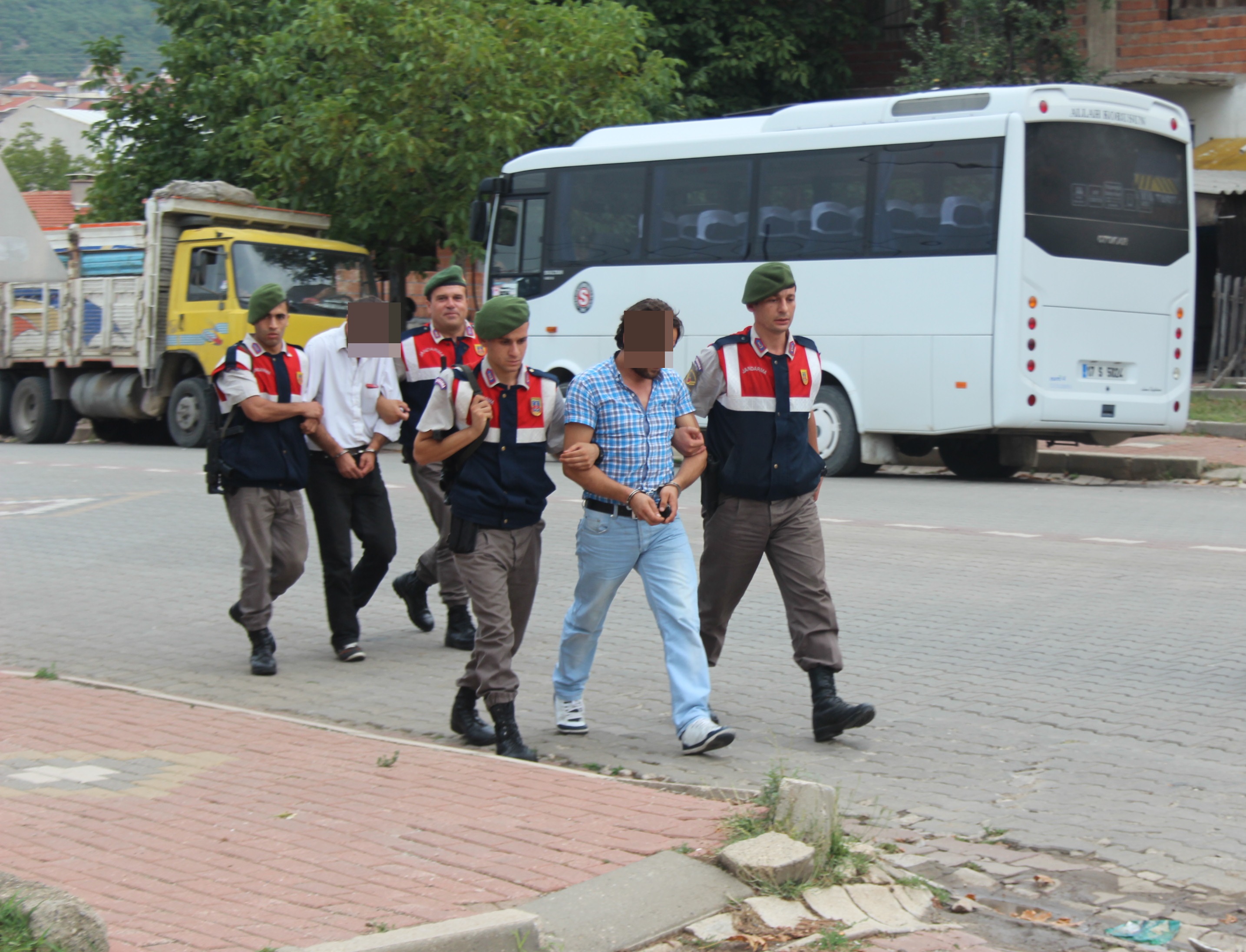 Hırsızlar tutuklandı